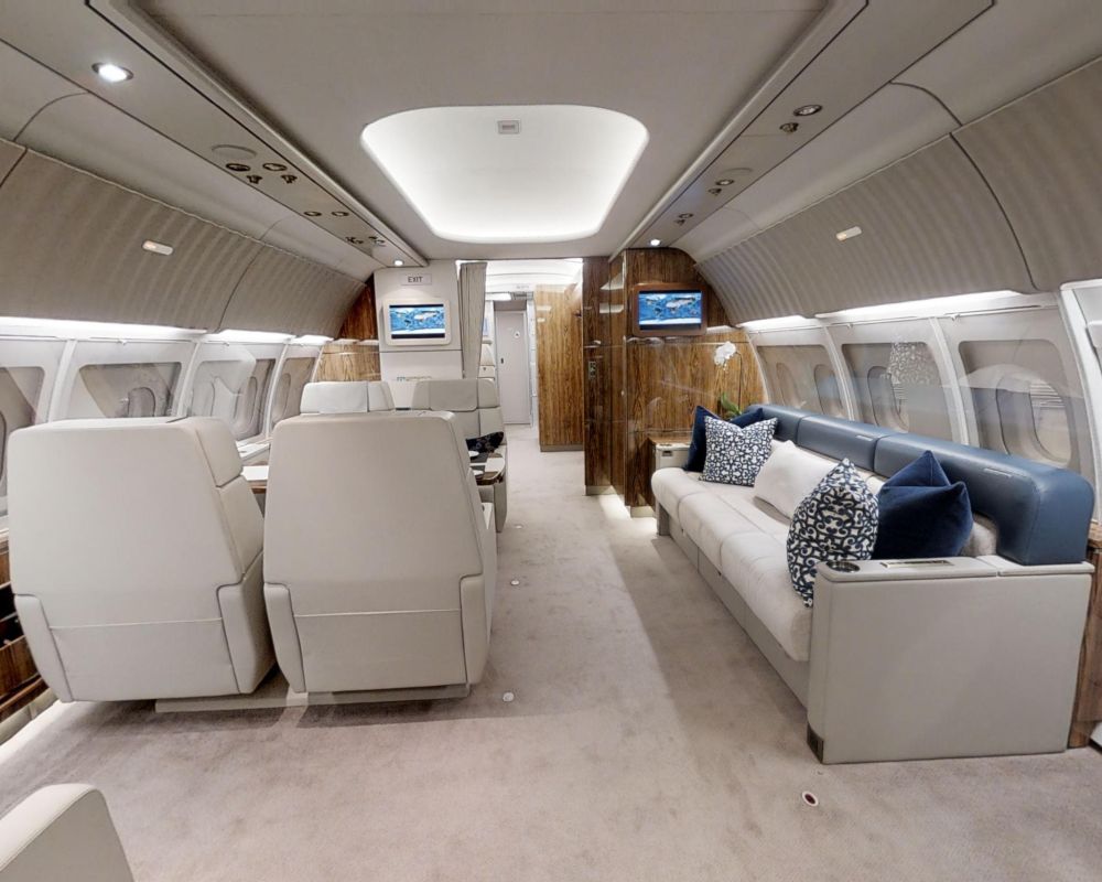 Airbus-ACJ318-9H-UEC-by-Comlux-11122019_120736.jpg